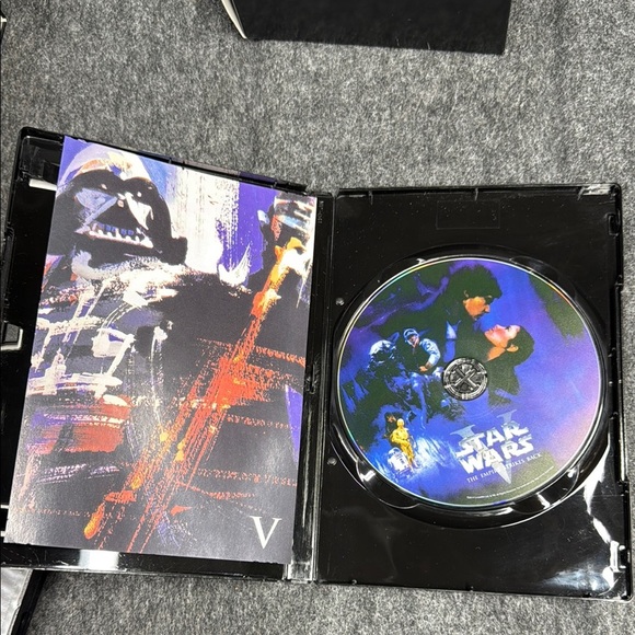 Star Wars Trilogy DVD Set - Silver and Black - Picture 9 of 11